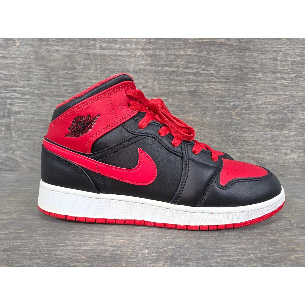 Nike Jordan 1 Mid (GS) Alternate Bred Black Fire Red Basketball Shoes Size 6.5Y